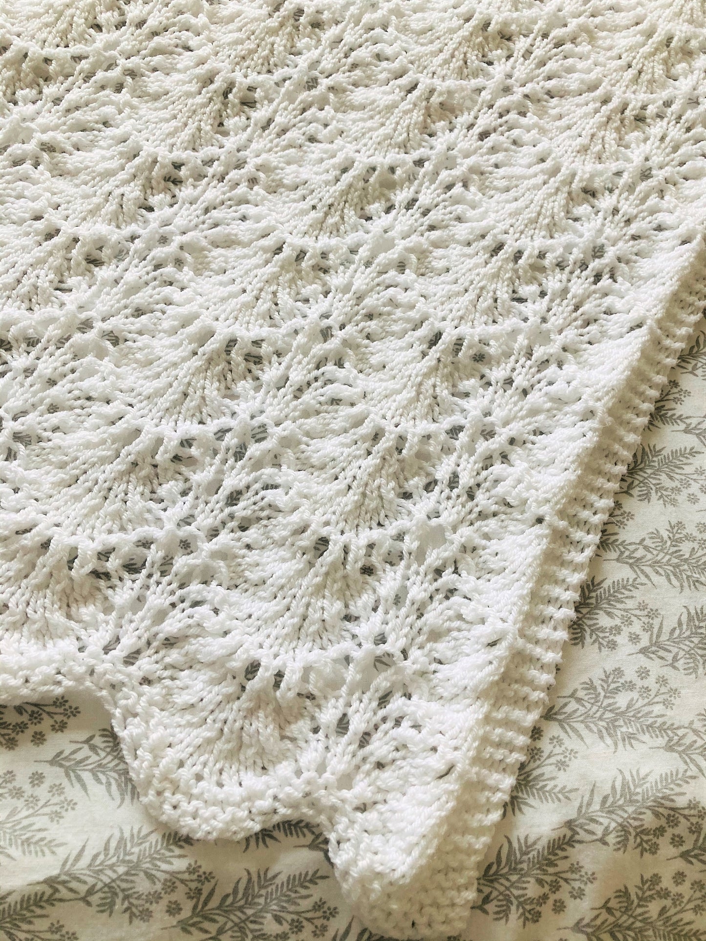 Shells & Lace Baby Blanket Knitting Pattern